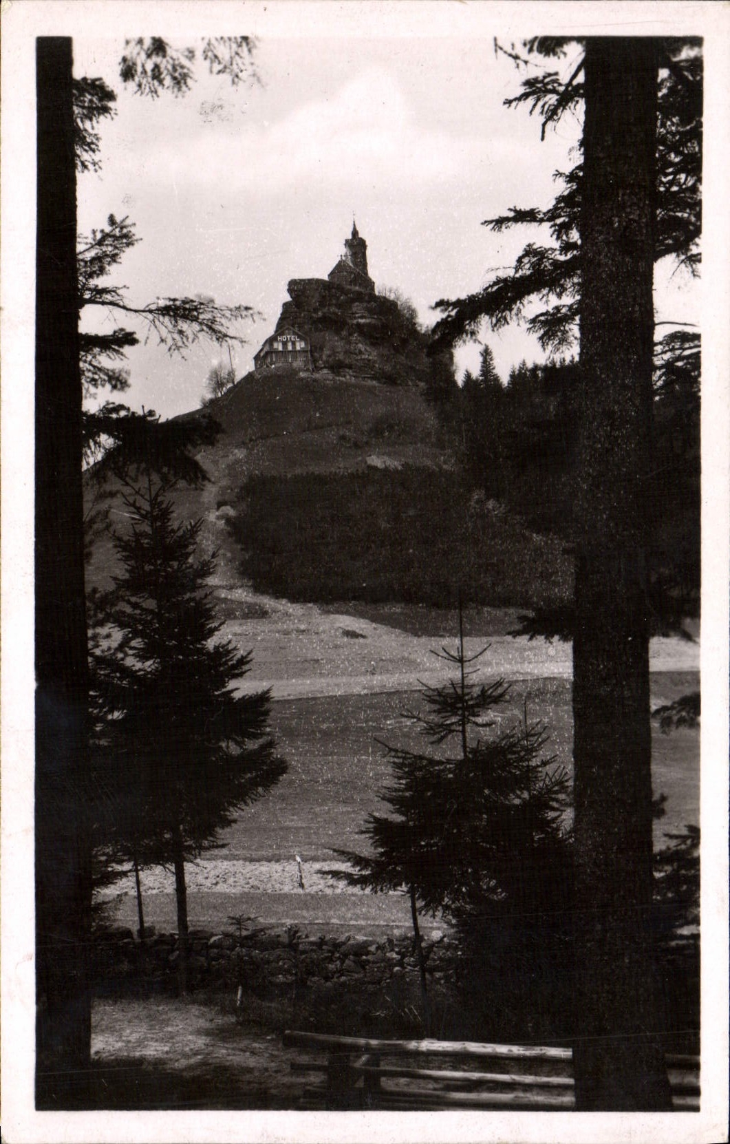 Dabo - Le Château et la Chapelle Saint-Léon — Hotel-Pension «Au Rocher» — éditeur REAL PHOTOS C.A. STRASBOURG