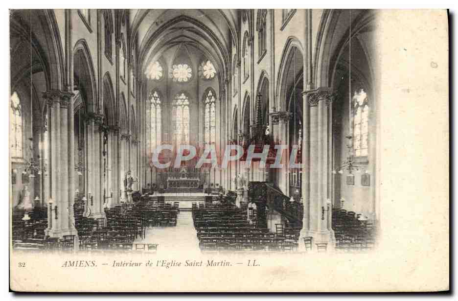 CPA Amiens Interieur de l'Eglise Saint Martin