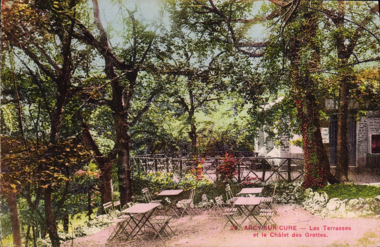Arcy-sur-Cure — Les Terrasses et le Chalet des Grottes