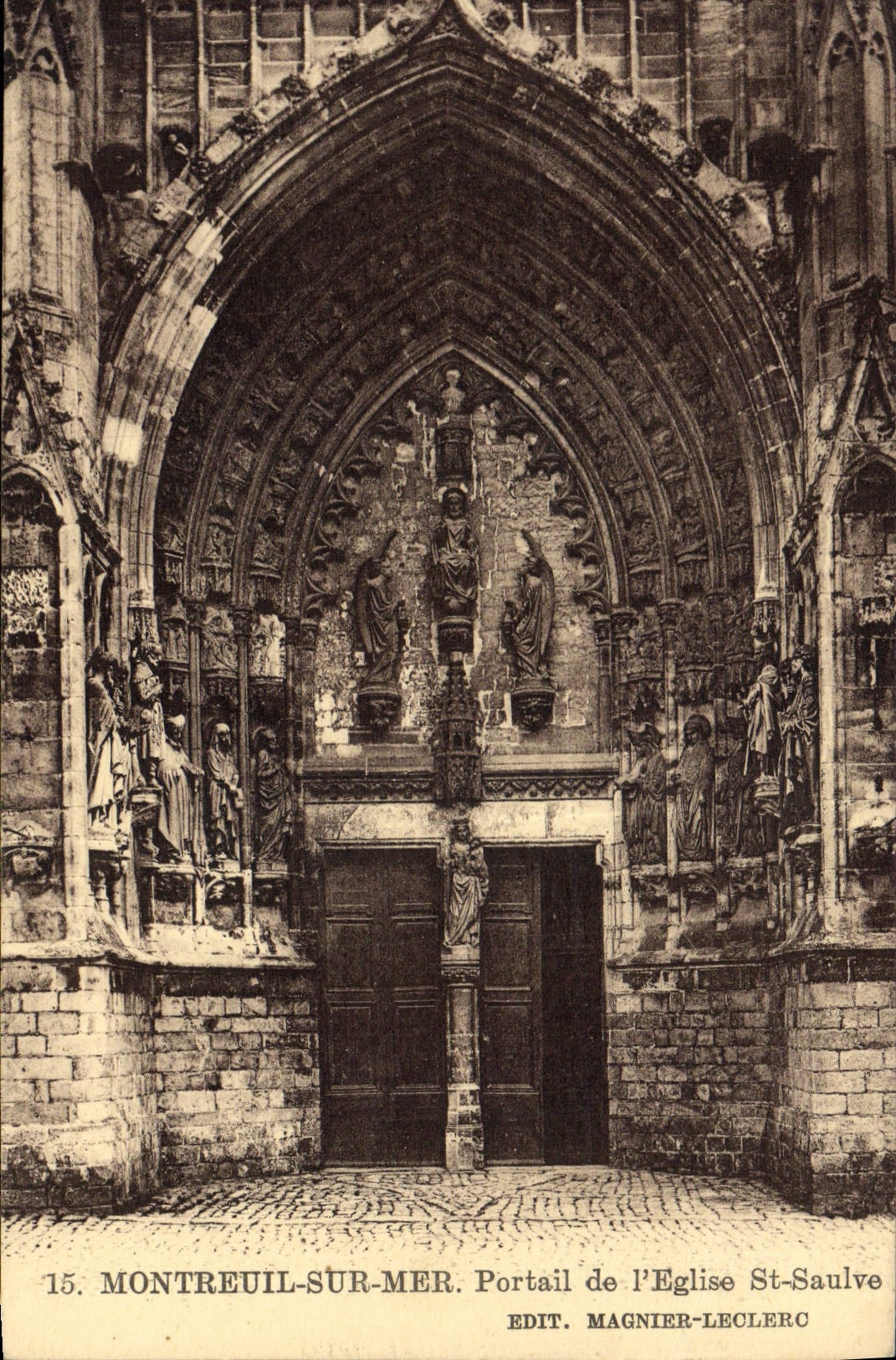 CPA Montreuil Sur Mer Portail de L'Eglise St Saulve