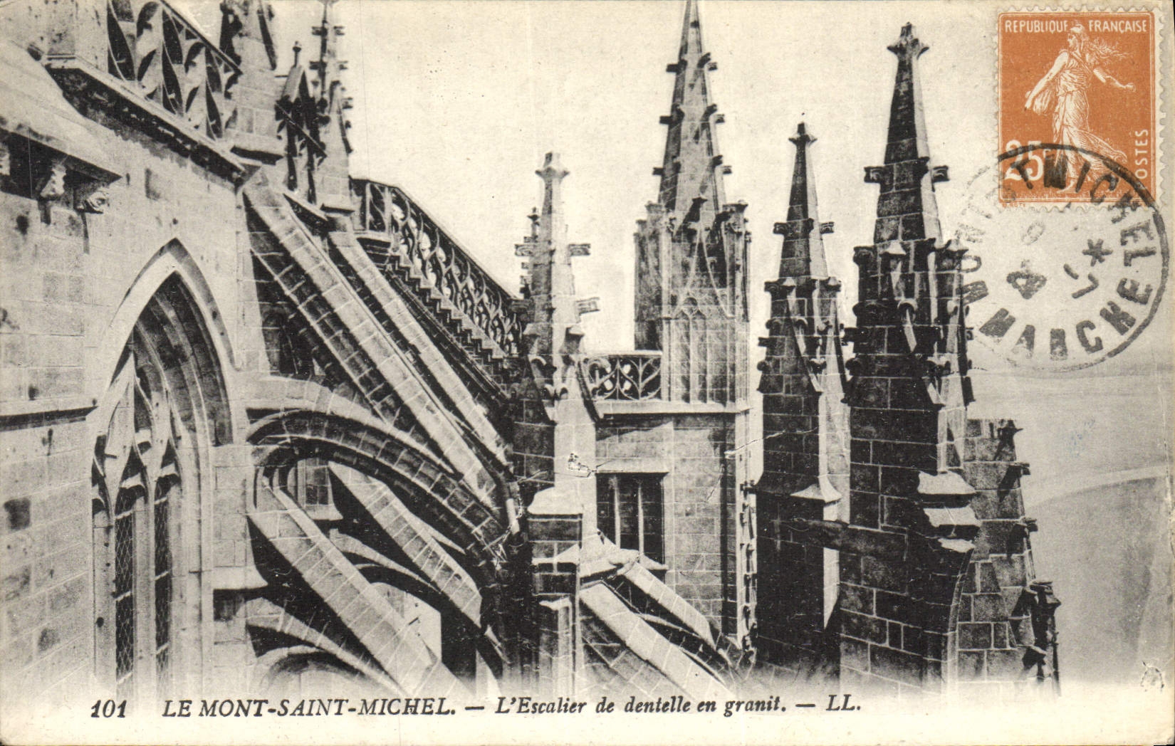 LE MONT-SAINT-MICHEL — L'Escalier de dentelle en granit — LL.