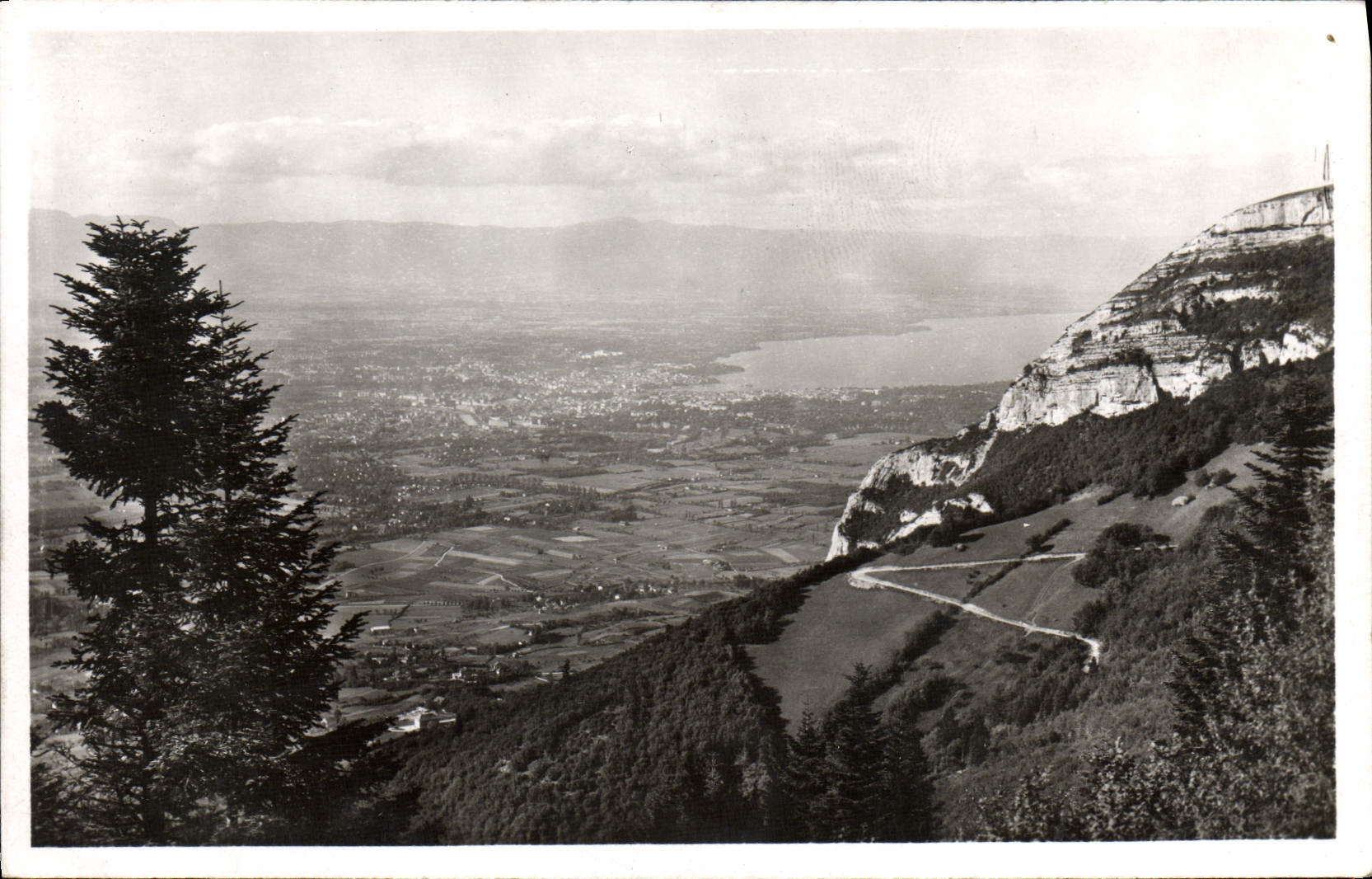 CPM Le Saleve Route de la Croisette et Vue Sur Geneve