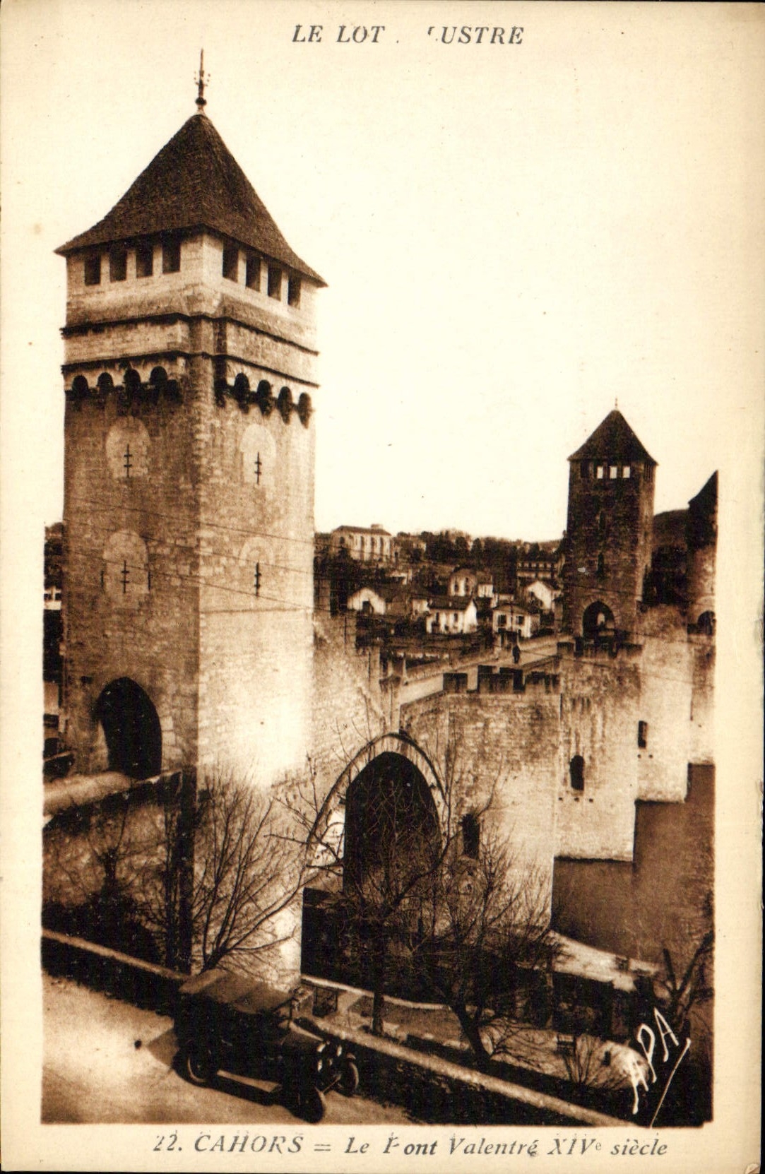CPA Cahors Le pont Valentre Automobile
