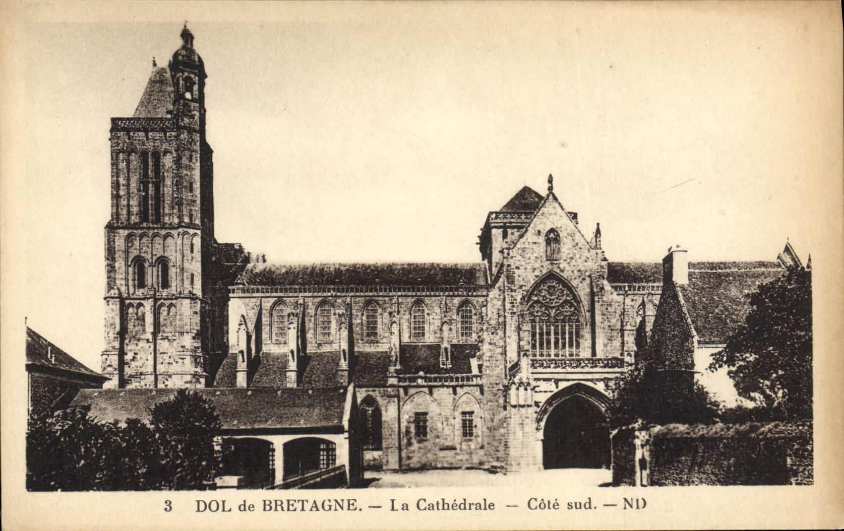 Dol de Bretagne — La Cathédrale — Côté sud — NID