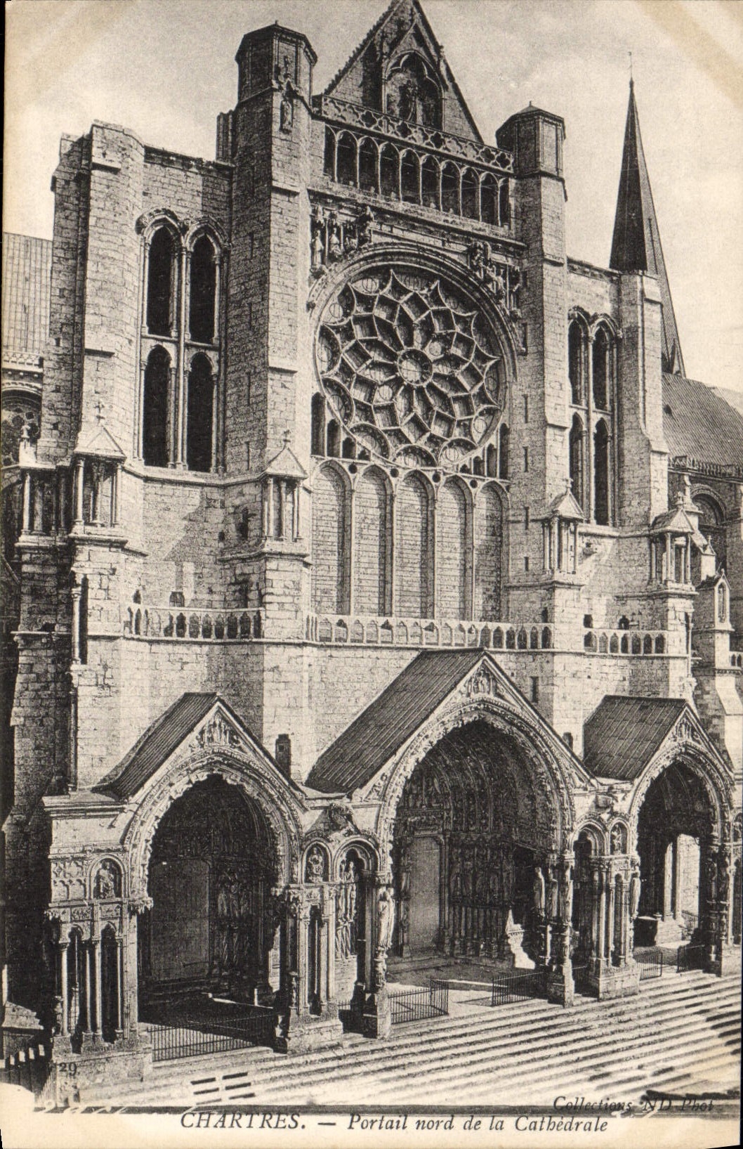 Chartres — Portail nord de la Cathédrale — Collections N.D. Phot