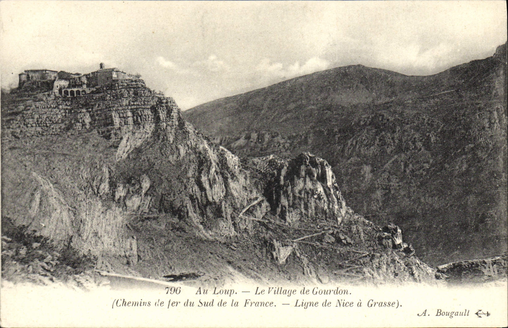 CPA Au Loup Le Village De Gourdon Chemins de fer du sud de la France Ligne de Nice a Grasse