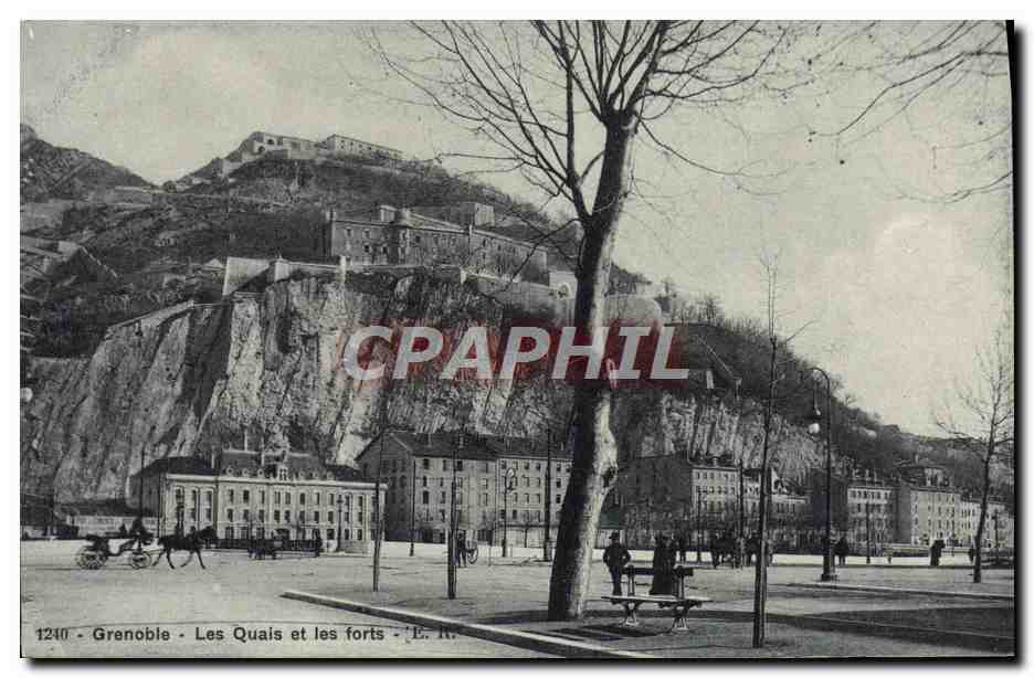 CPA Grenoble Les Quais Et Les Forts
