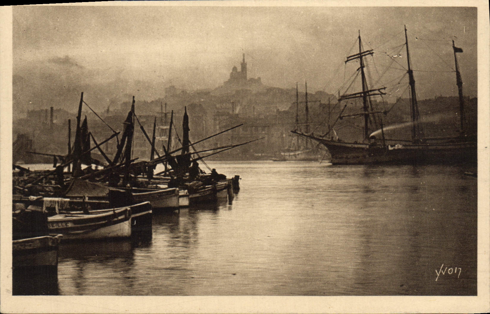Marseille — Oude Haven — Uitgever Y. Voit, n° 17