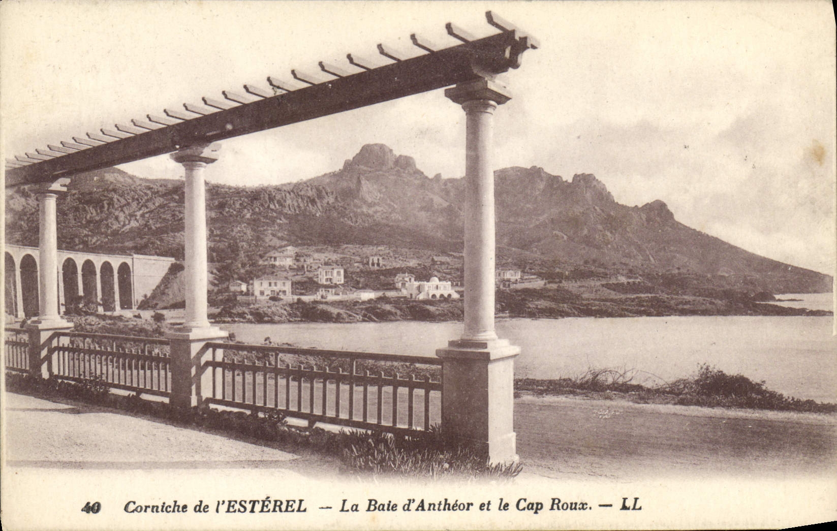 CPA Corniche De I'Esterel La Baie D'Antheor Et Le Cap Roux