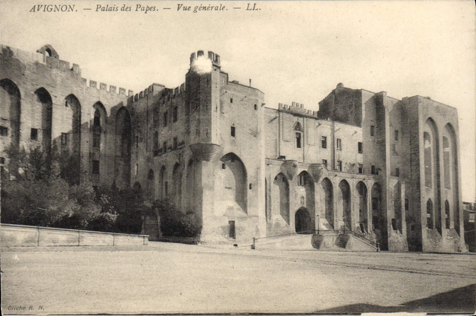 CPA Avignon Palais Des Papes Vue generale