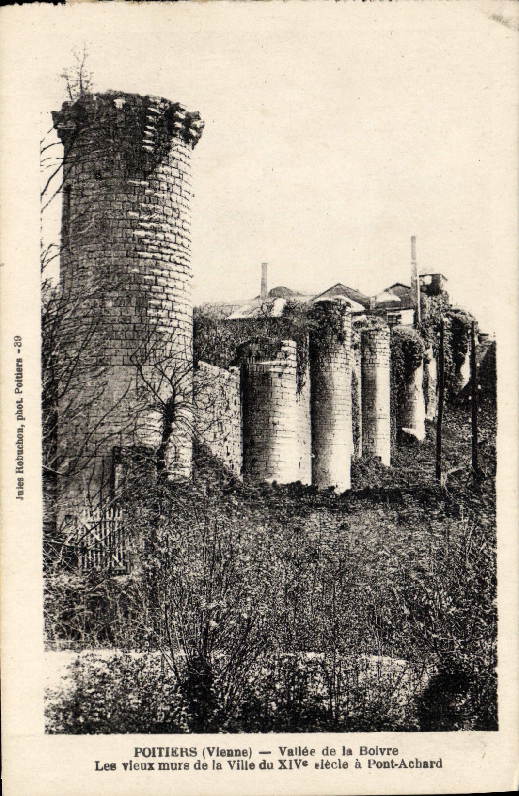 Poitiers (Vienne) — Vallée de la Boivre — Les vieux murs de la Ville du XIVe siècle à Pont-Achard — Jules Robuchon, phot. Poitiers - 80