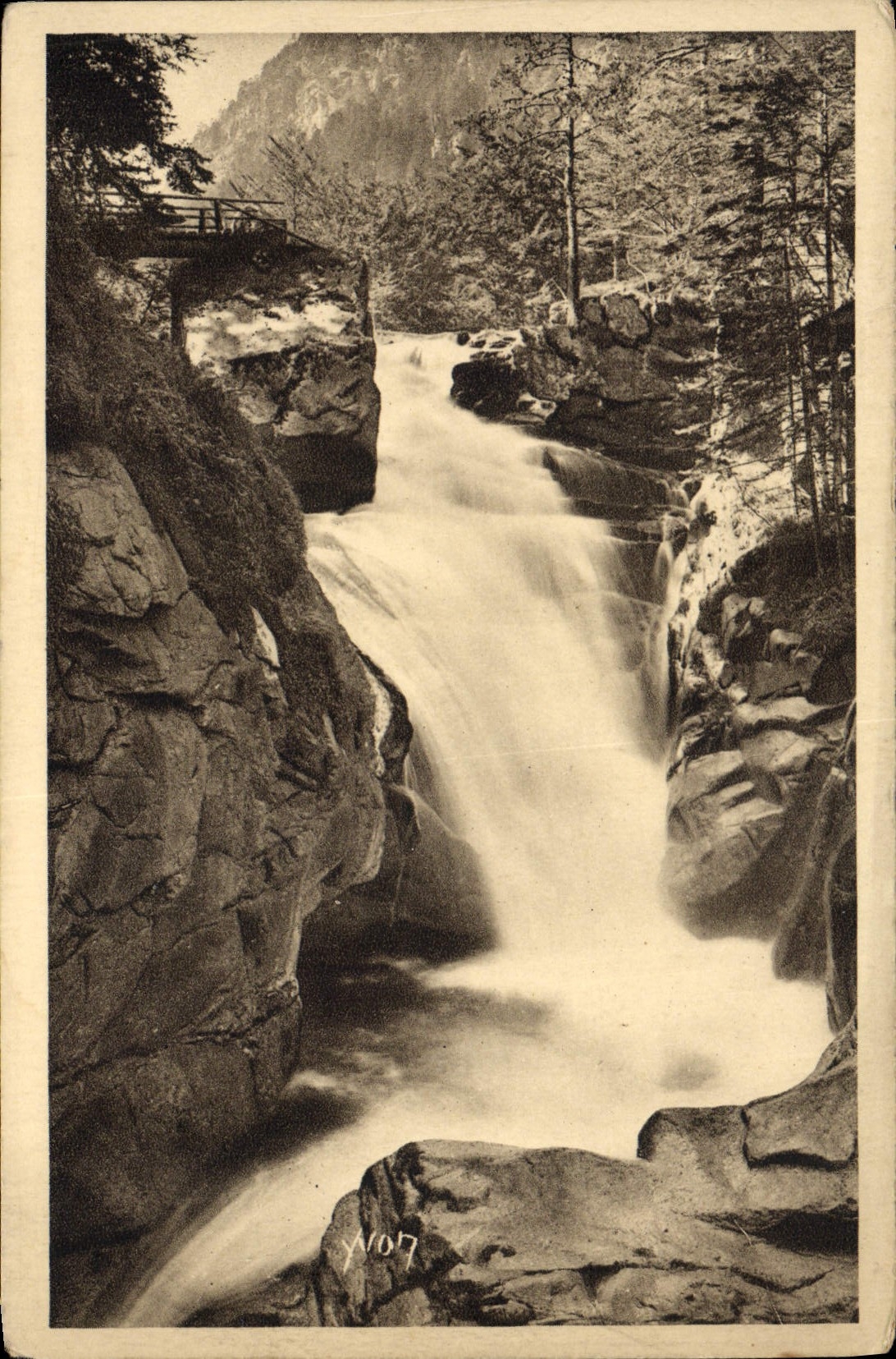 Cascade du Cerisey — The Pyrenees — Les Éditions d'Art Mon