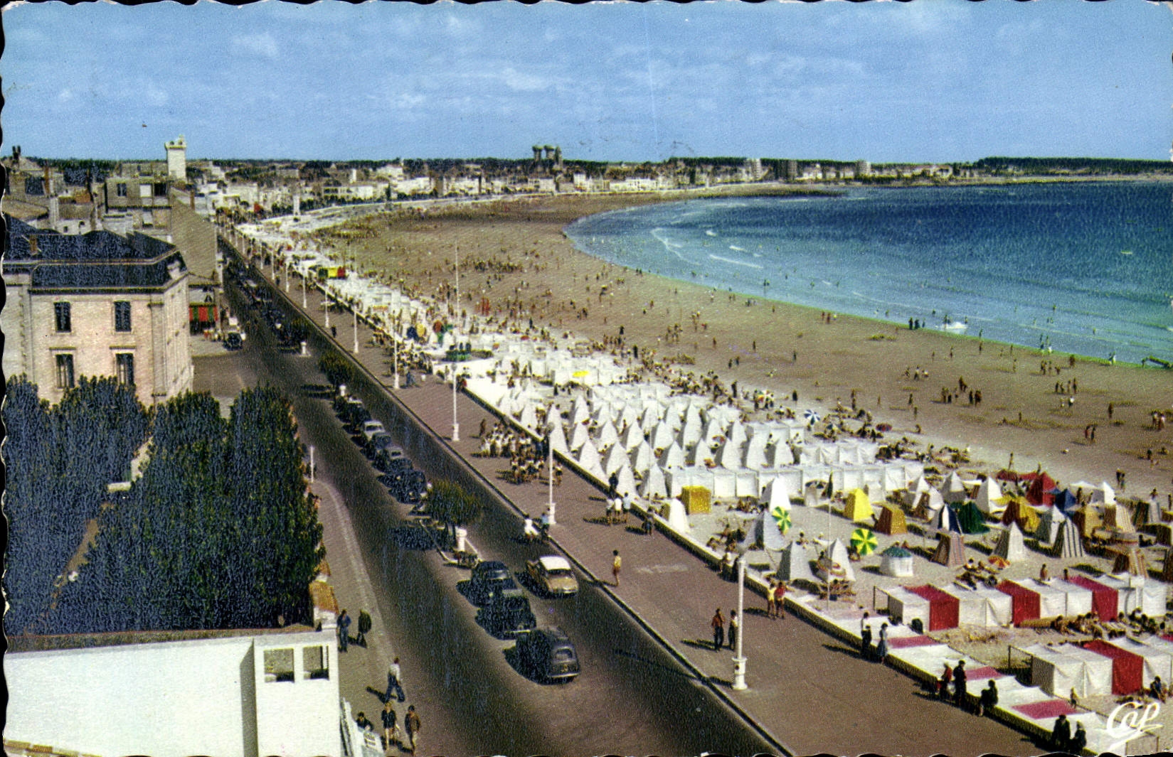Les Sables-d'Olonne — Vue générale sur la Plage et le Rombliac — Lumicap