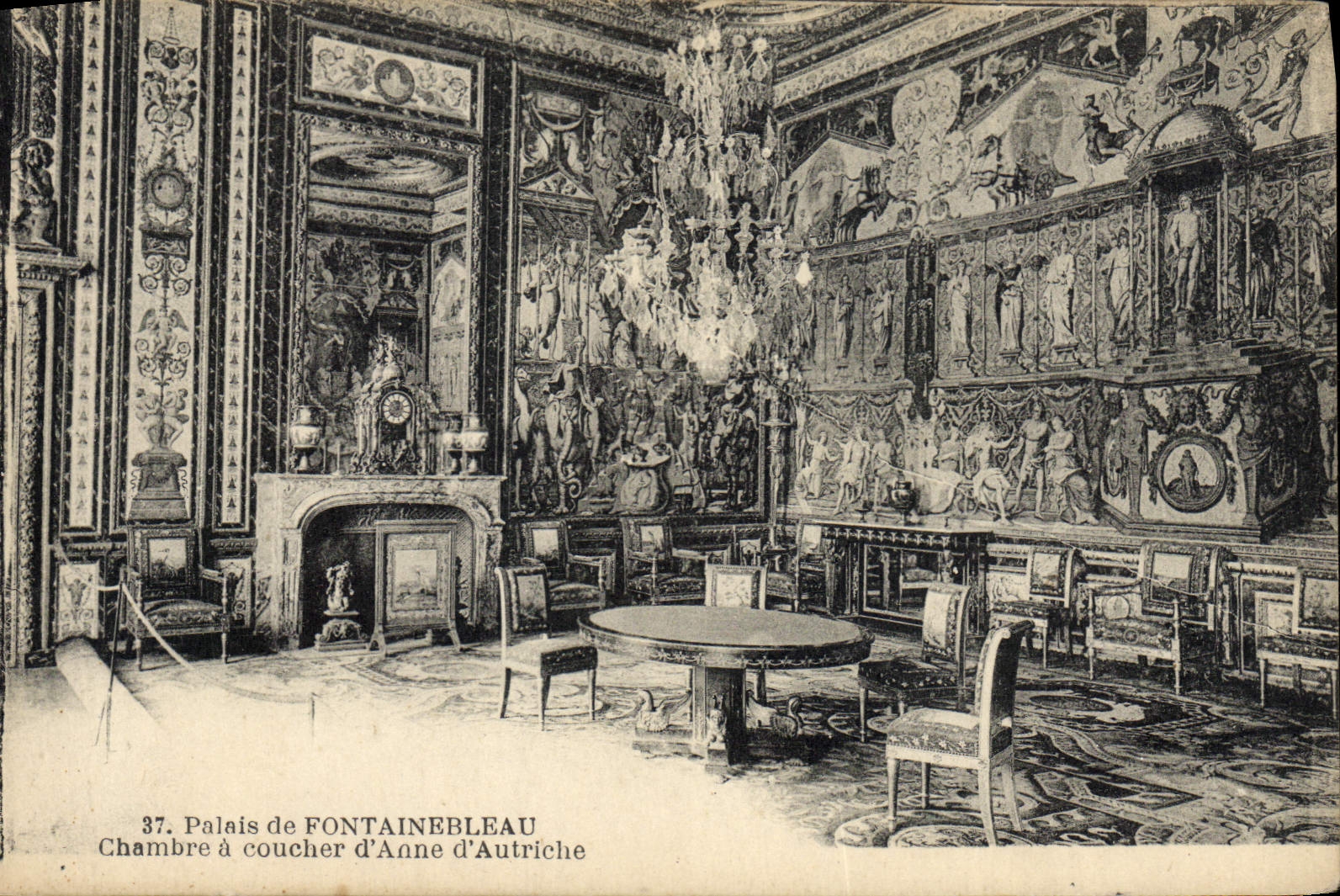 Palazzo di FONTAINEBLEAU — Camera da letto di Anna d'Asburgo — serie 37