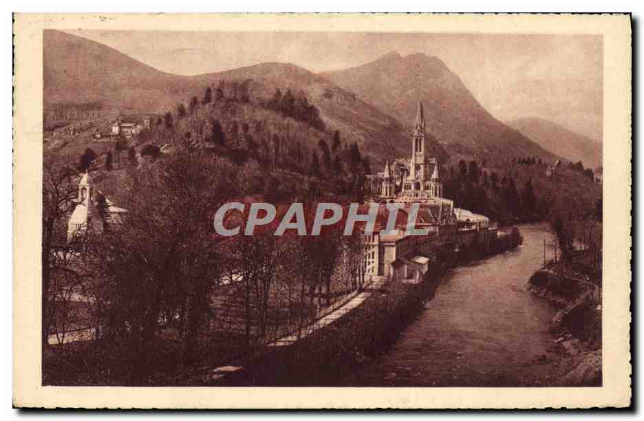 CPA Lourdes La Basilique Et Le Monument Interallie