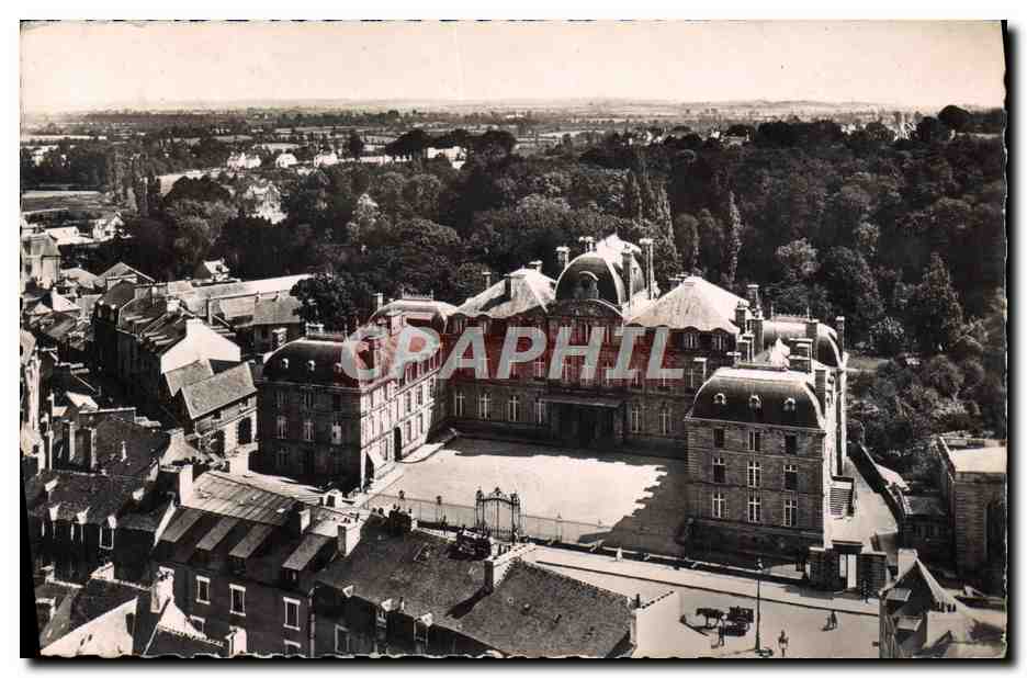 CPM Vannes Vue Panoramique Sur La Prefecture