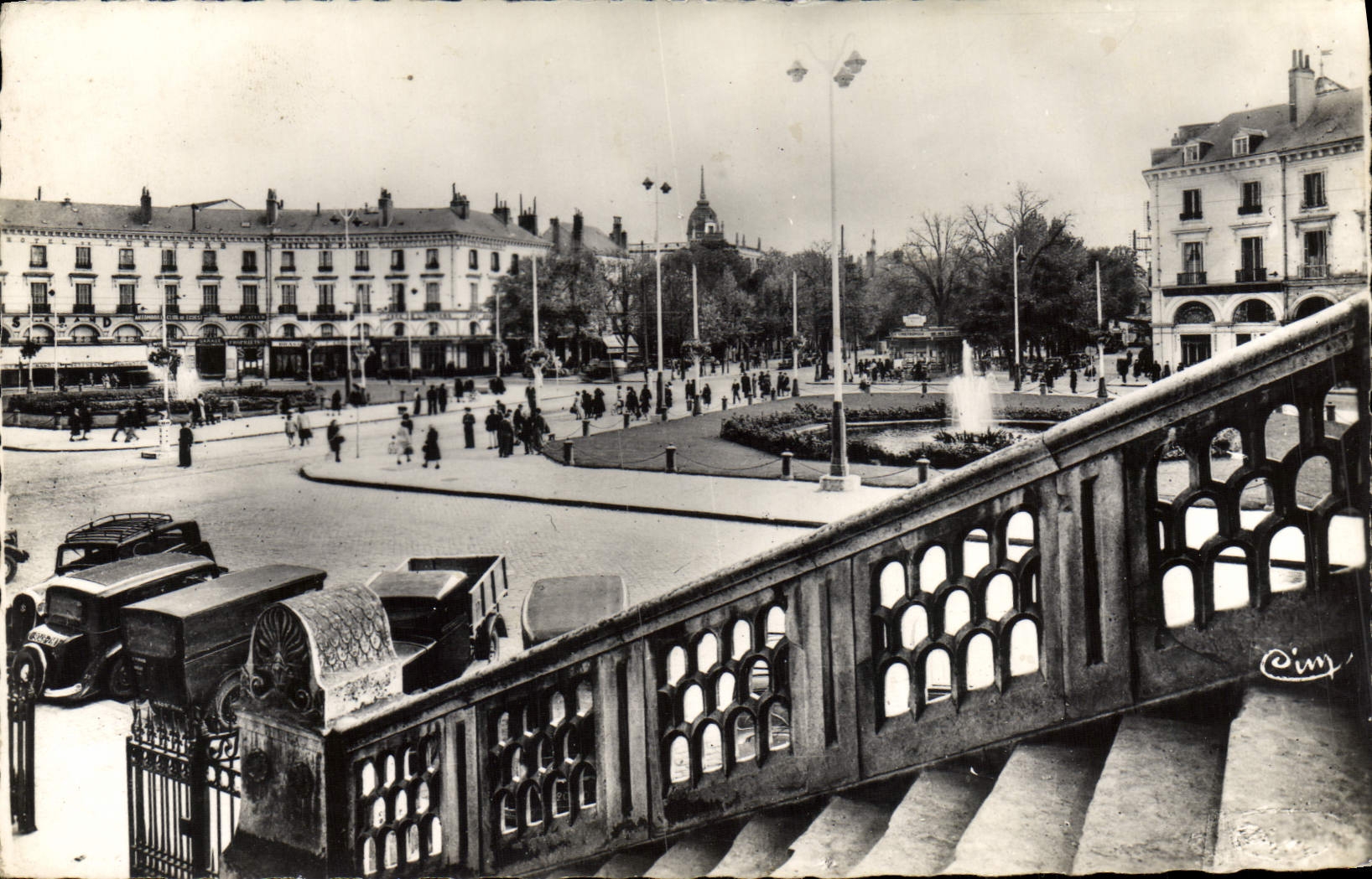 CPM Tours Place Jean Jaures