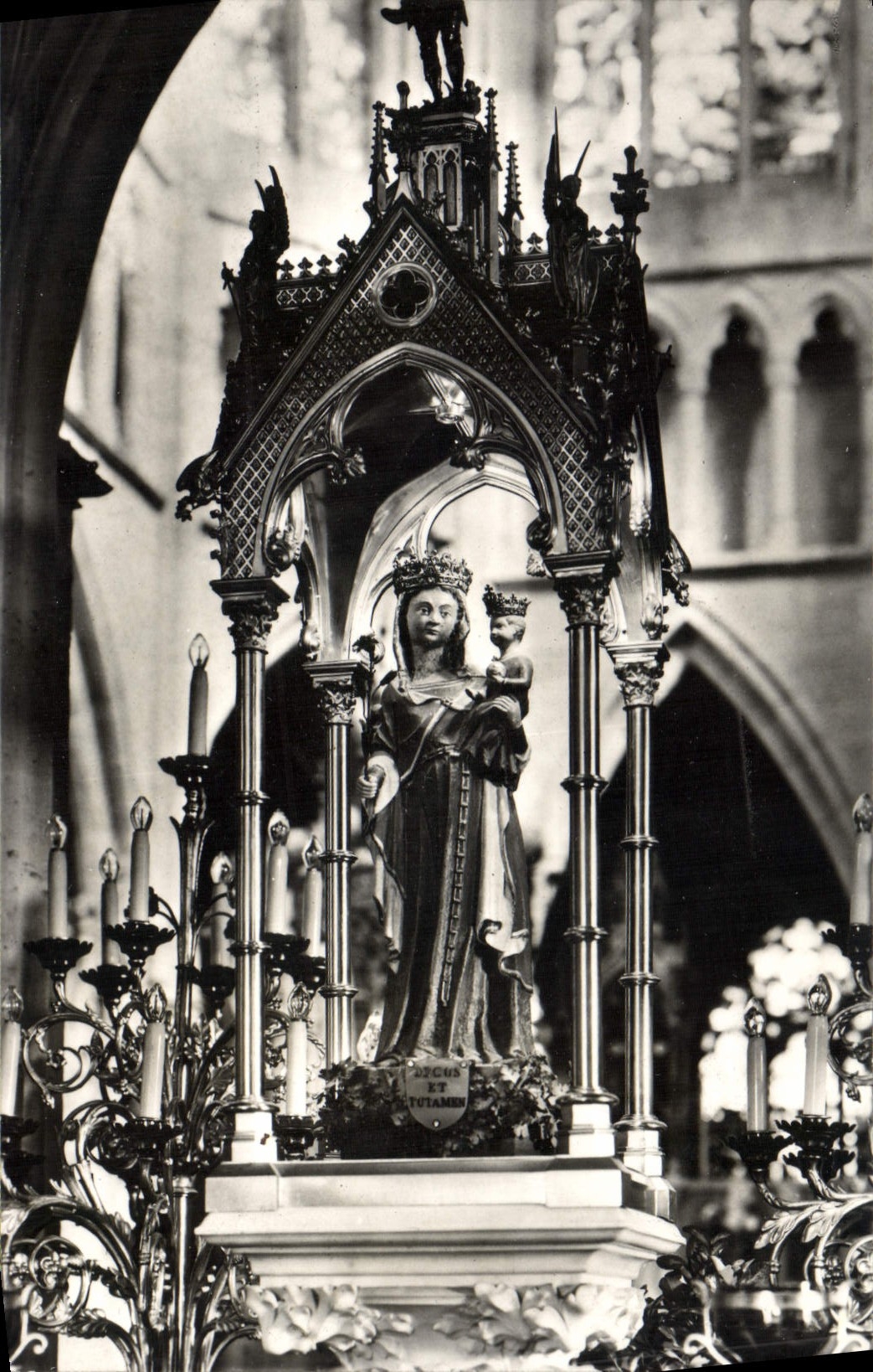 L'Épine (Marne) — Basilique Notre-Dame de l'Épine — Statue miraculeuse de la Vierge du XIVe siècle
