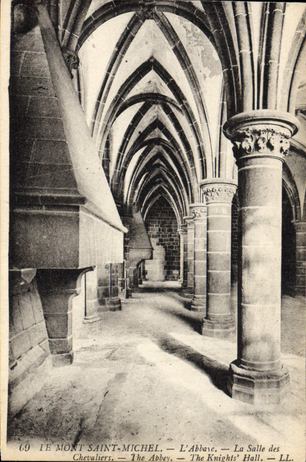 Le Mont Saint-Michel — L'Abbaye — La Salle des Chevaliers — LL. — N° 69