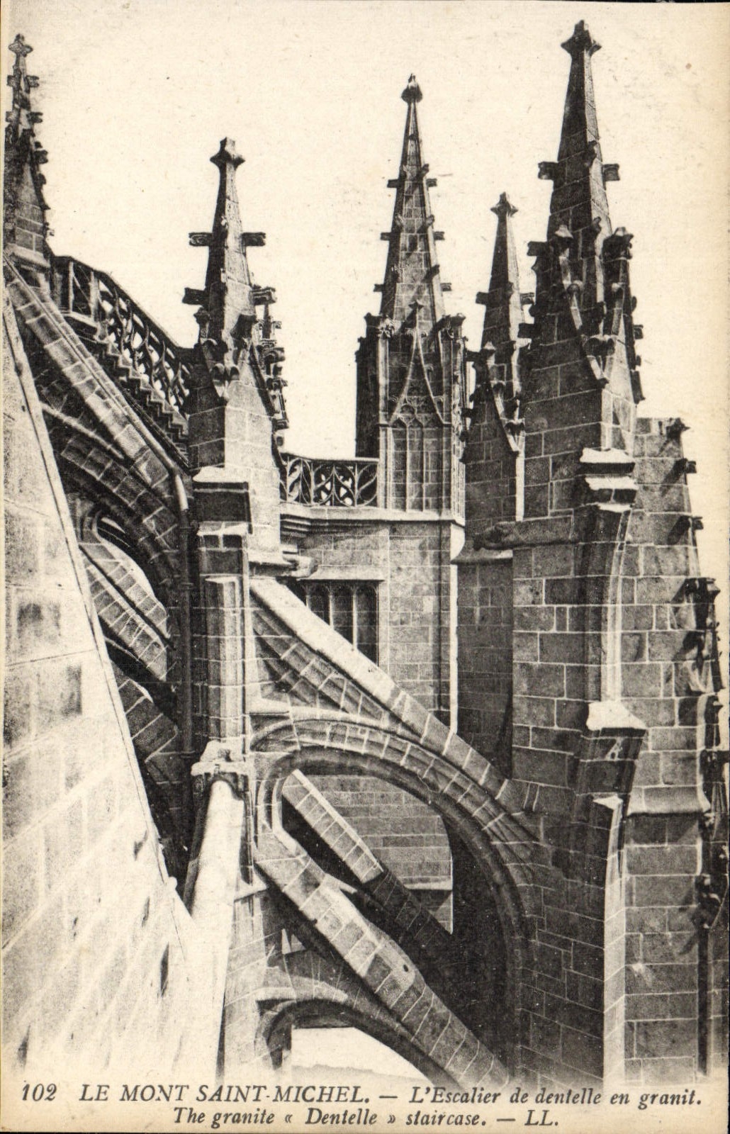 Le Mont Saint-Michel — L'Escalier de dentelle en granit — LL. — N° 102