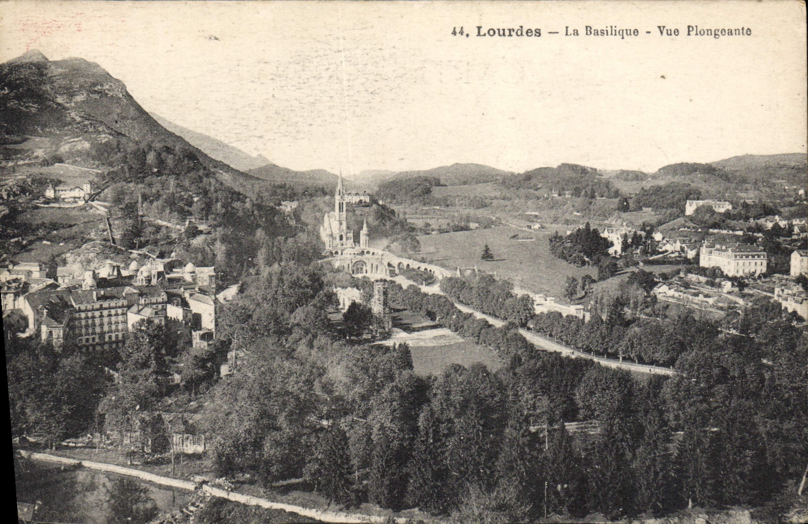 CPA Lourdes La Basilique Vue Plongeante