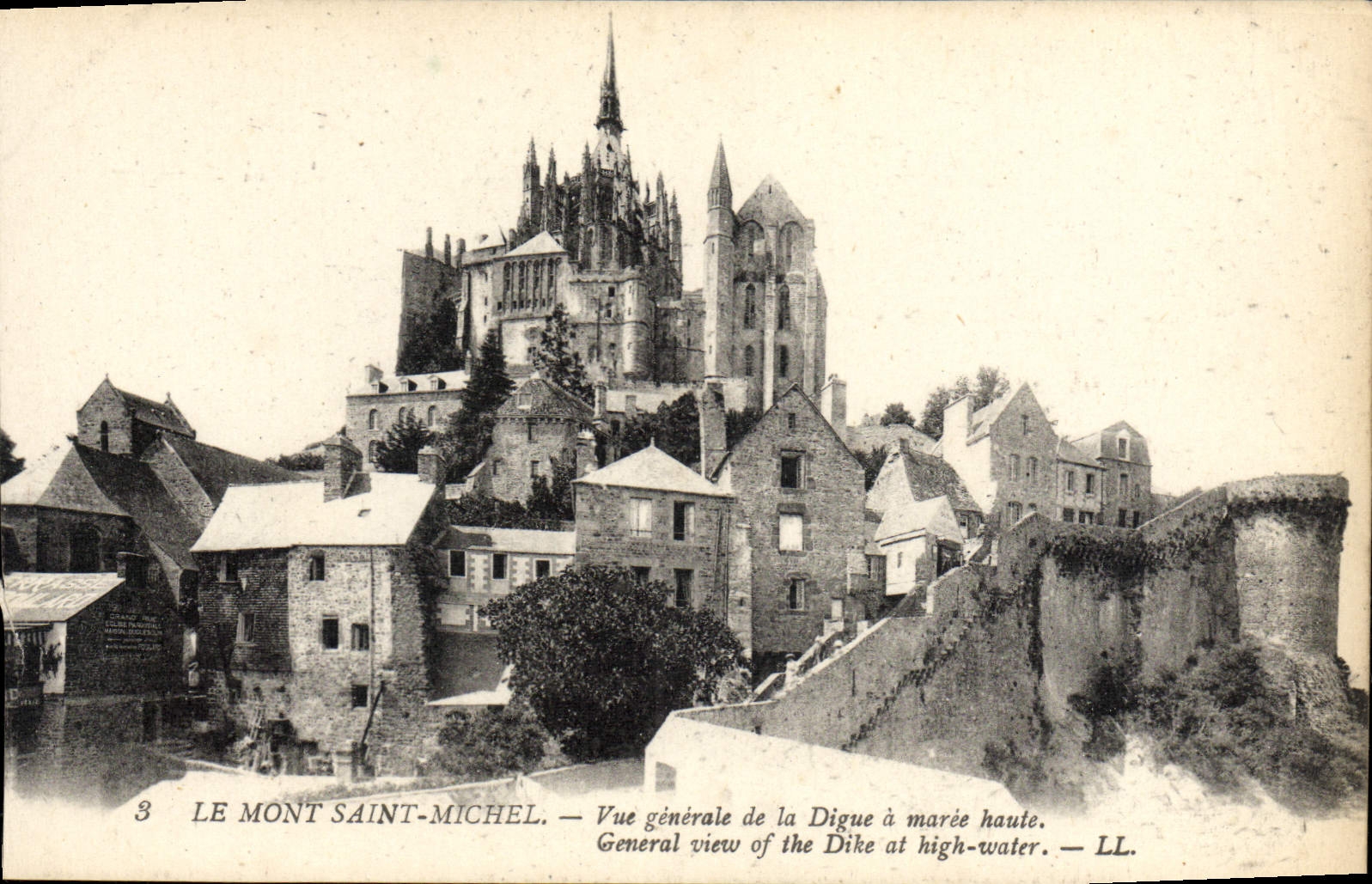 CPA Le Mont Saint Michel Vue Generale de la Digue a Maree Haute