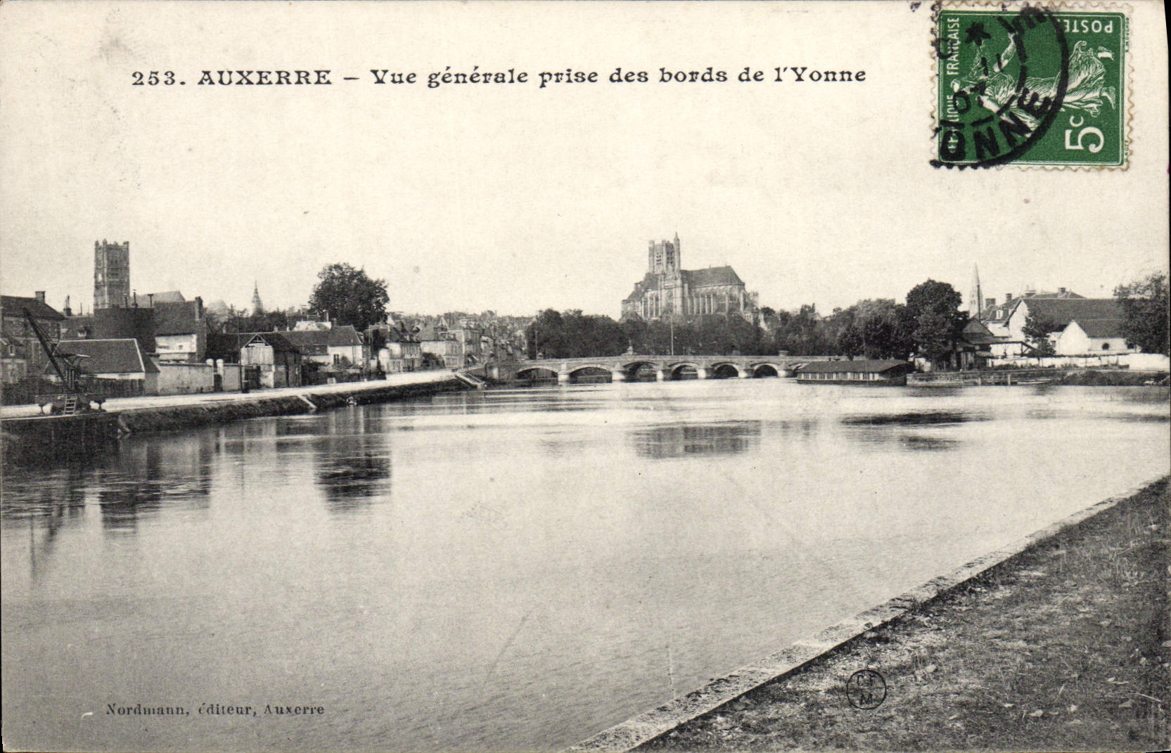 CPA Auxerre Vue Generale Prise des Bords de L'Yonne