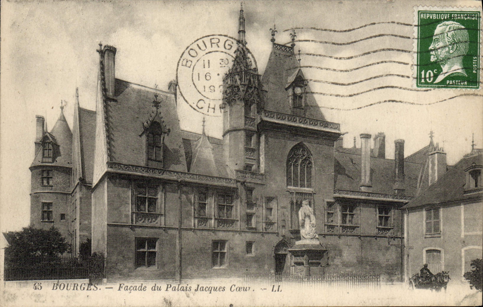 CPA Bourges Facade du Palais Jacques Coeur 