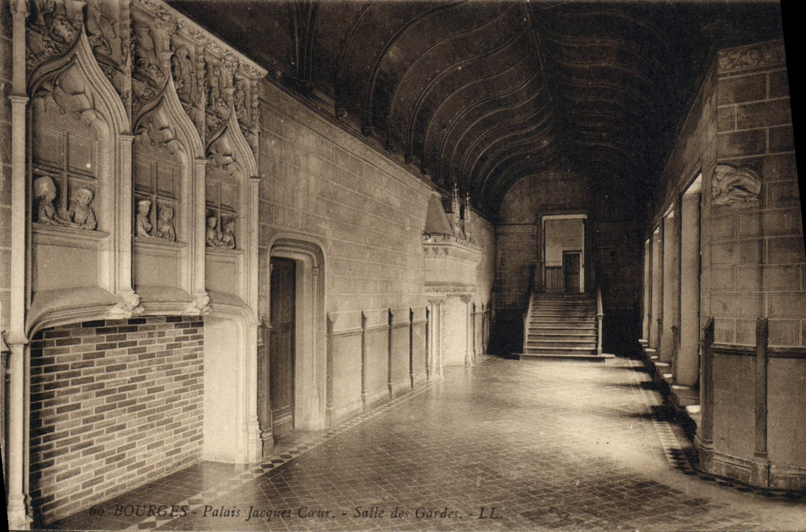 CPA Bourges Palais Jacques Cour Salle des gardes