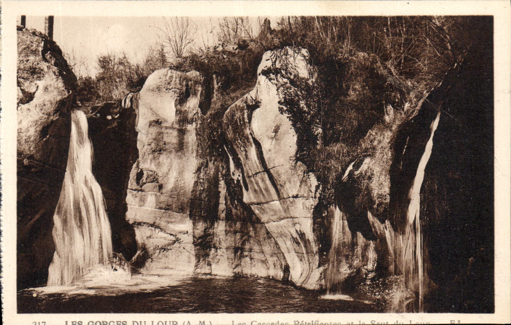 CPA Gourdon Les Gorges Du Loup La cascade 