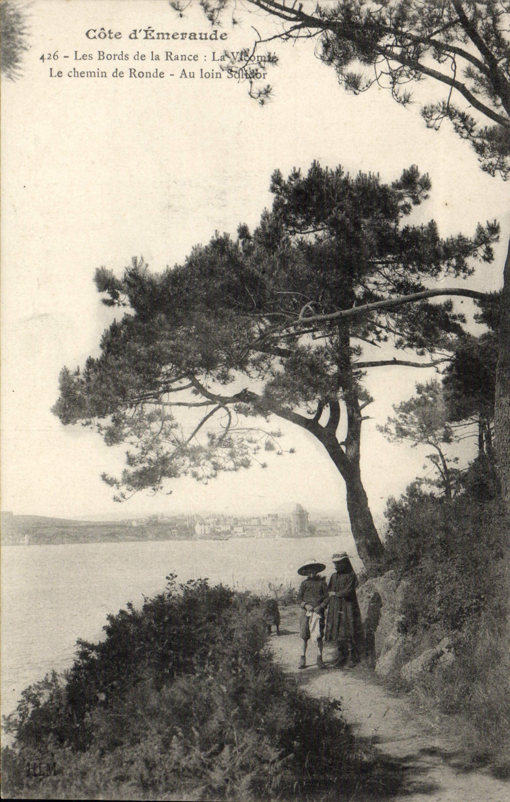 Côte d'Émeraude — Les Bords de la Rance : La Vicomté, Le chemin de Ronde — Au loin Squiror — éditeur HLM, n° 426