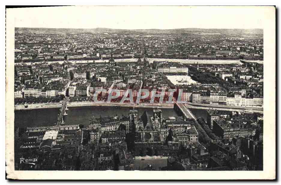 CPA Lyon Vue Sur Saint Jean et Bellecour