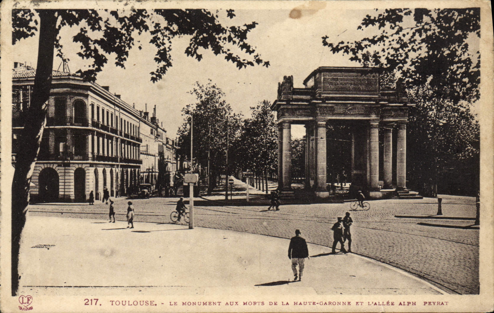 Toulouse - Le Monument aux Morts de la Haute-Garonne et l'Allée Alph Peyrat — Phototypie Labourd Frères, n°217