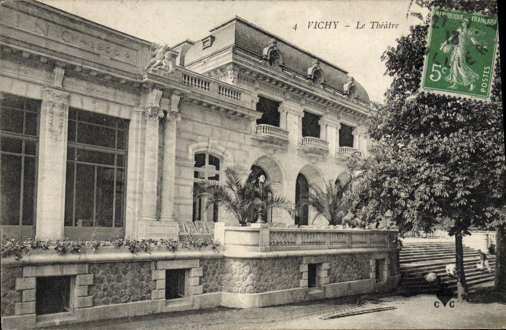 CPA Vichy Le Theatre