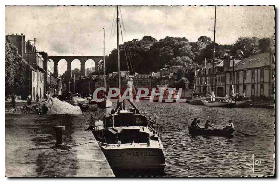 CPM Morlaix Le bassin a Flot et le Viaduc Sur le Quai de Leon La manufacture de tabacs sur le quai de Leon 