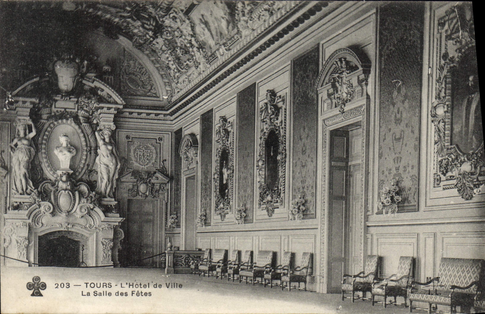 CPA Tours L'Hotel de Ville La salle des fetes