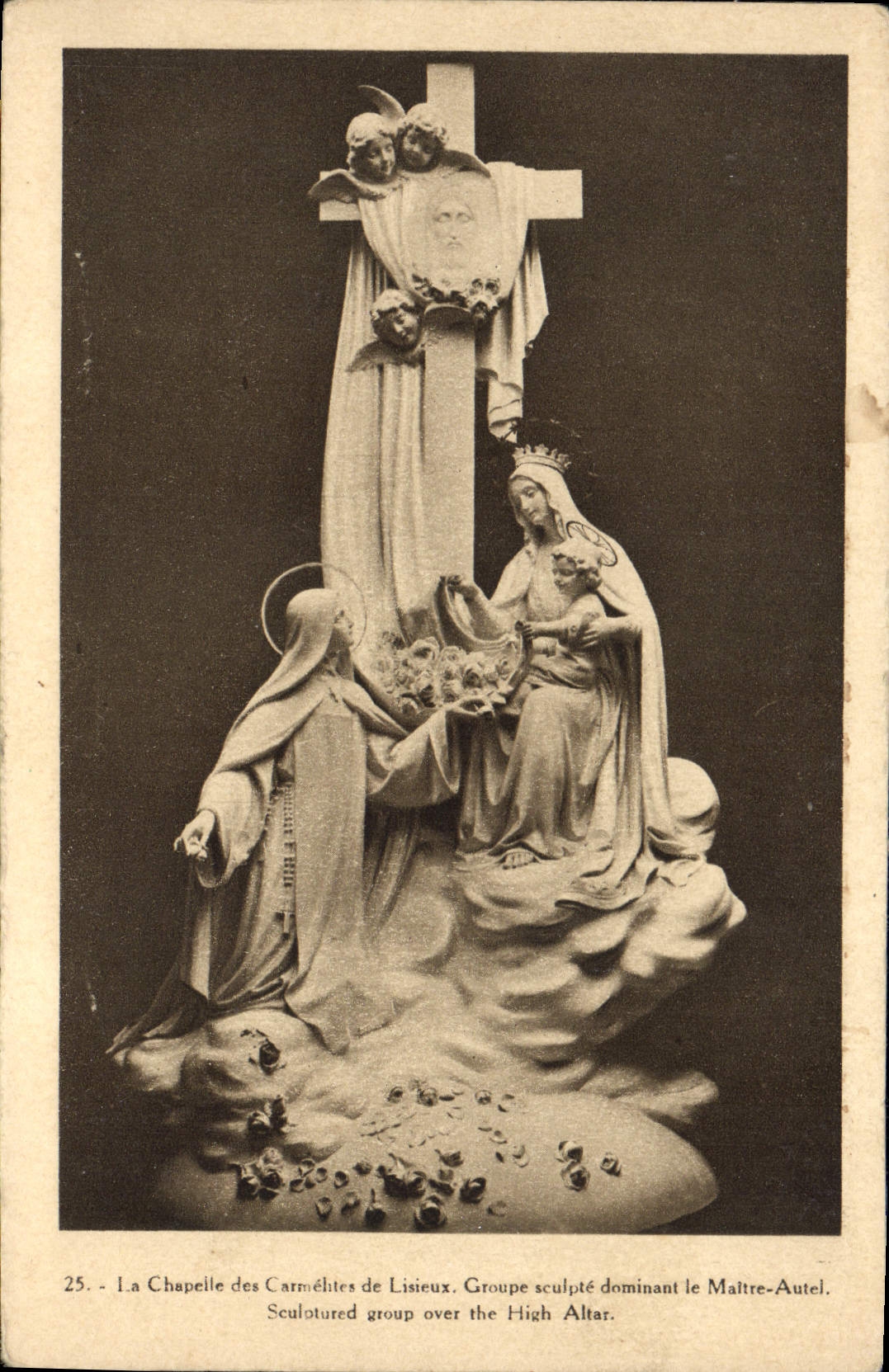 La Chapelle des Carmélites de Lisieux — Groupe sculpté dominant le Maître-Autel — série 25