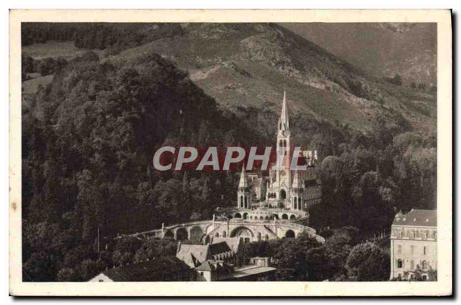 Lourdes — La Basilique, vue plongeante — Édition Paisa - Lourdes