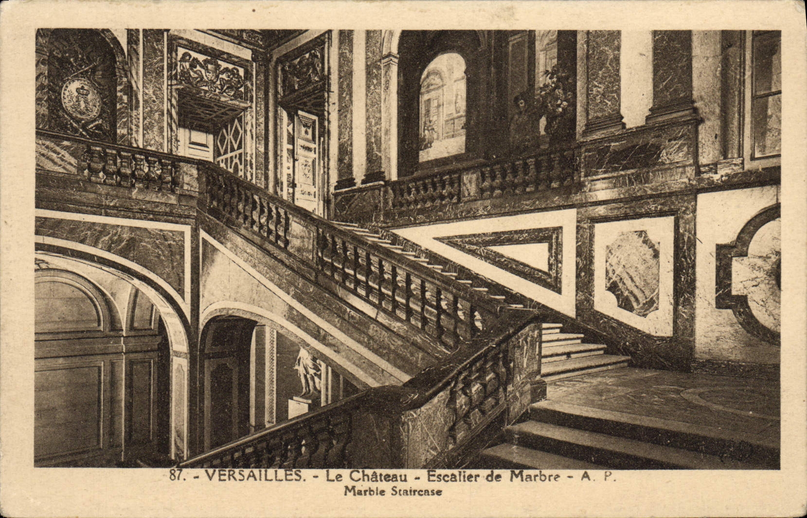 Versailles — Le Château — Escalier de Marbre — A.P.