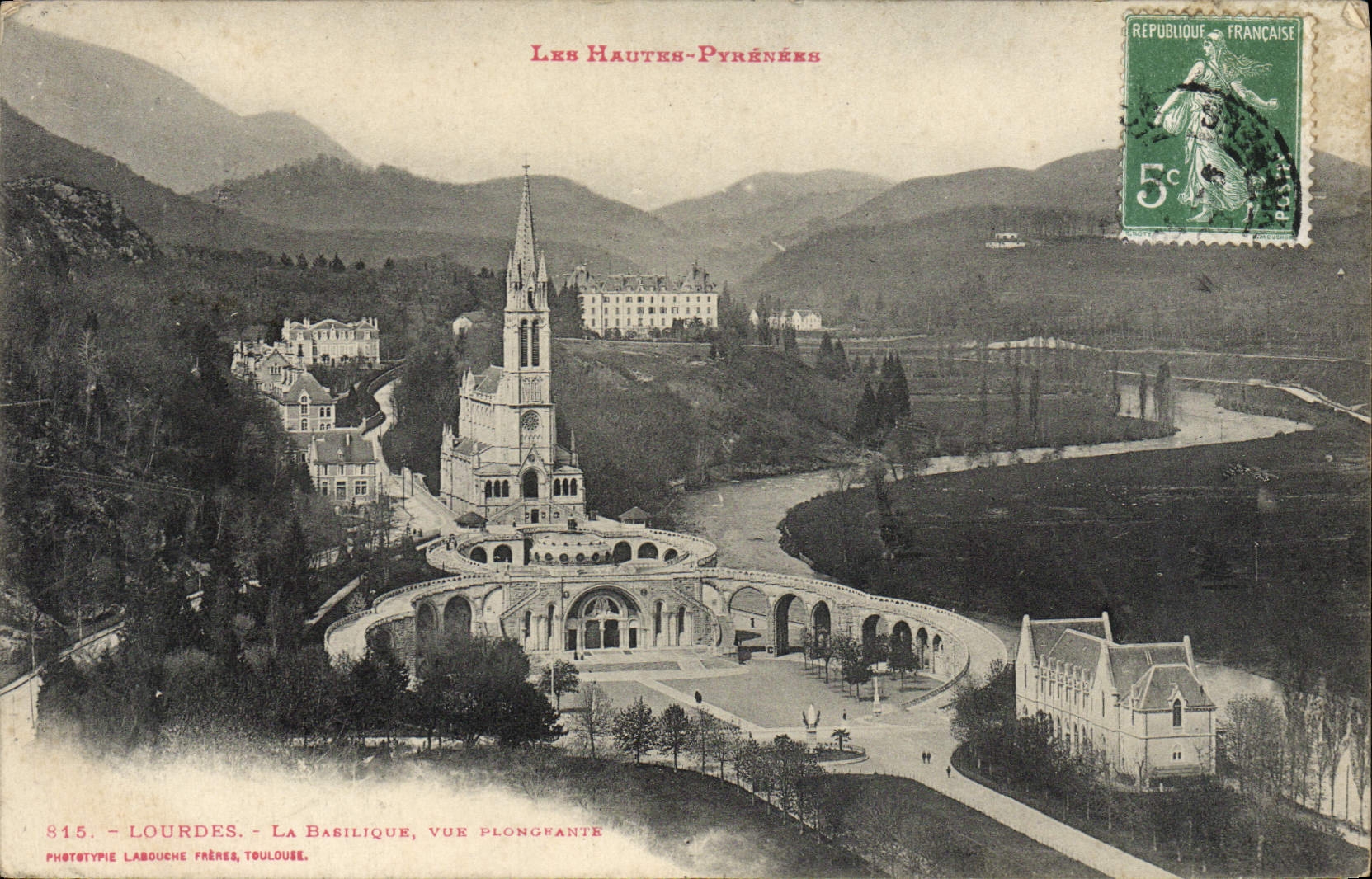 CPA Lourdes La Basilque Vue plongeante