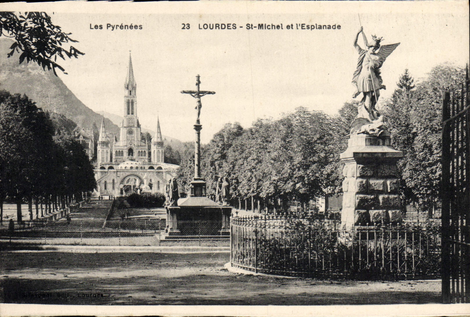 CPA Lourdes St Michel Et I'Esplanade