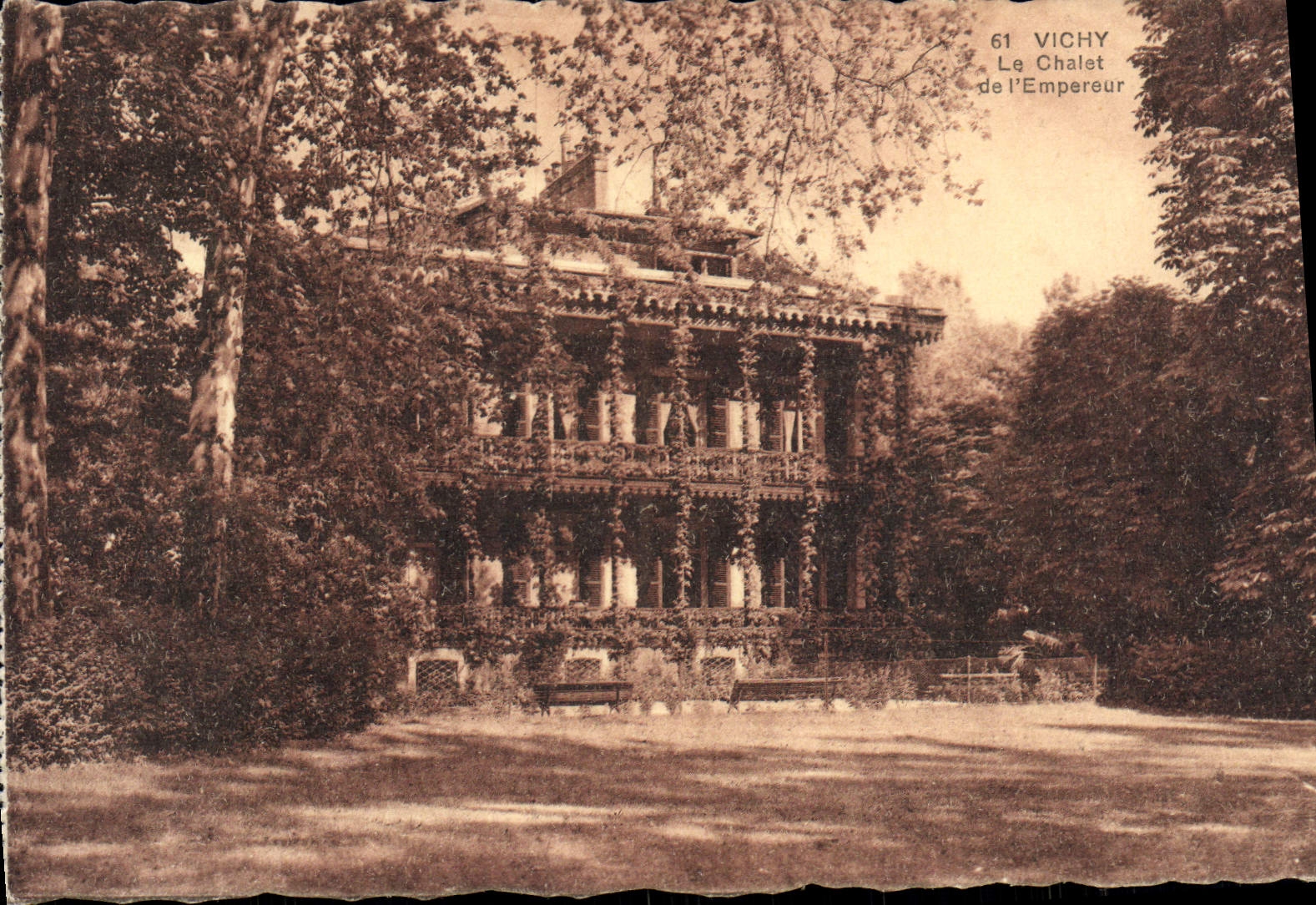 Vichy — Le Chalet de l'Empereur — Édition spéciale des Nouvelles Galeries