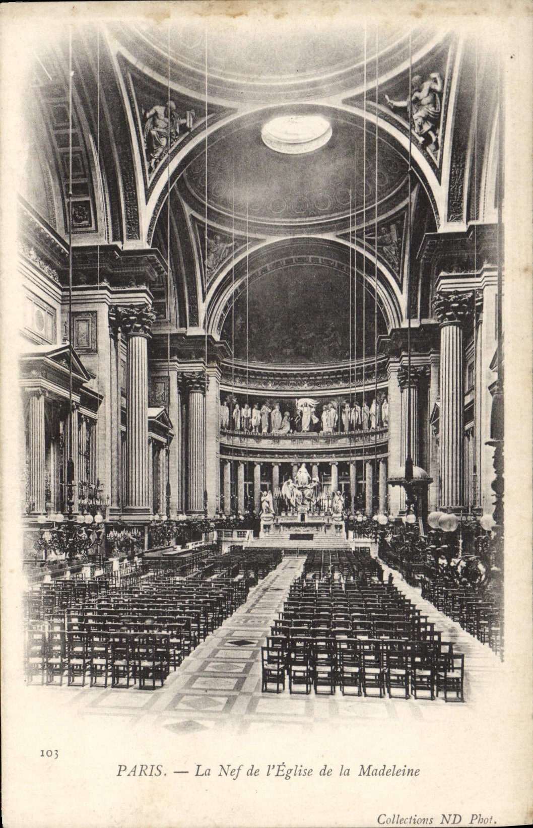 CPA Paris La Nef De I'Eglise De La Madeleine