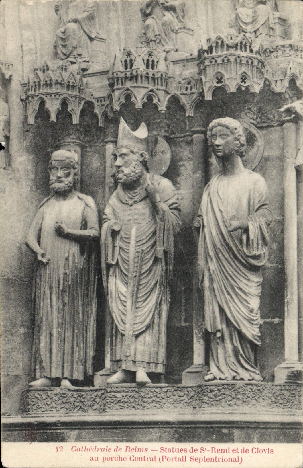 Cathédrale de Reims — Statues de St-Rémi et de Clovis au porche Central (Portail Septentrional)