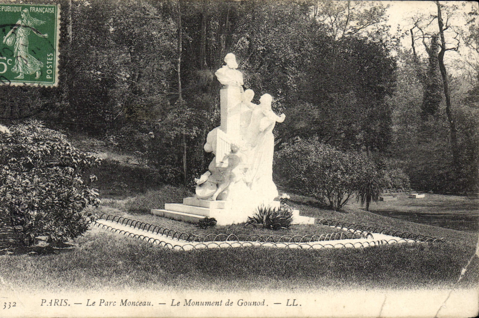 CPA Paris Le Parc Monceau Le Monument De Gounod
