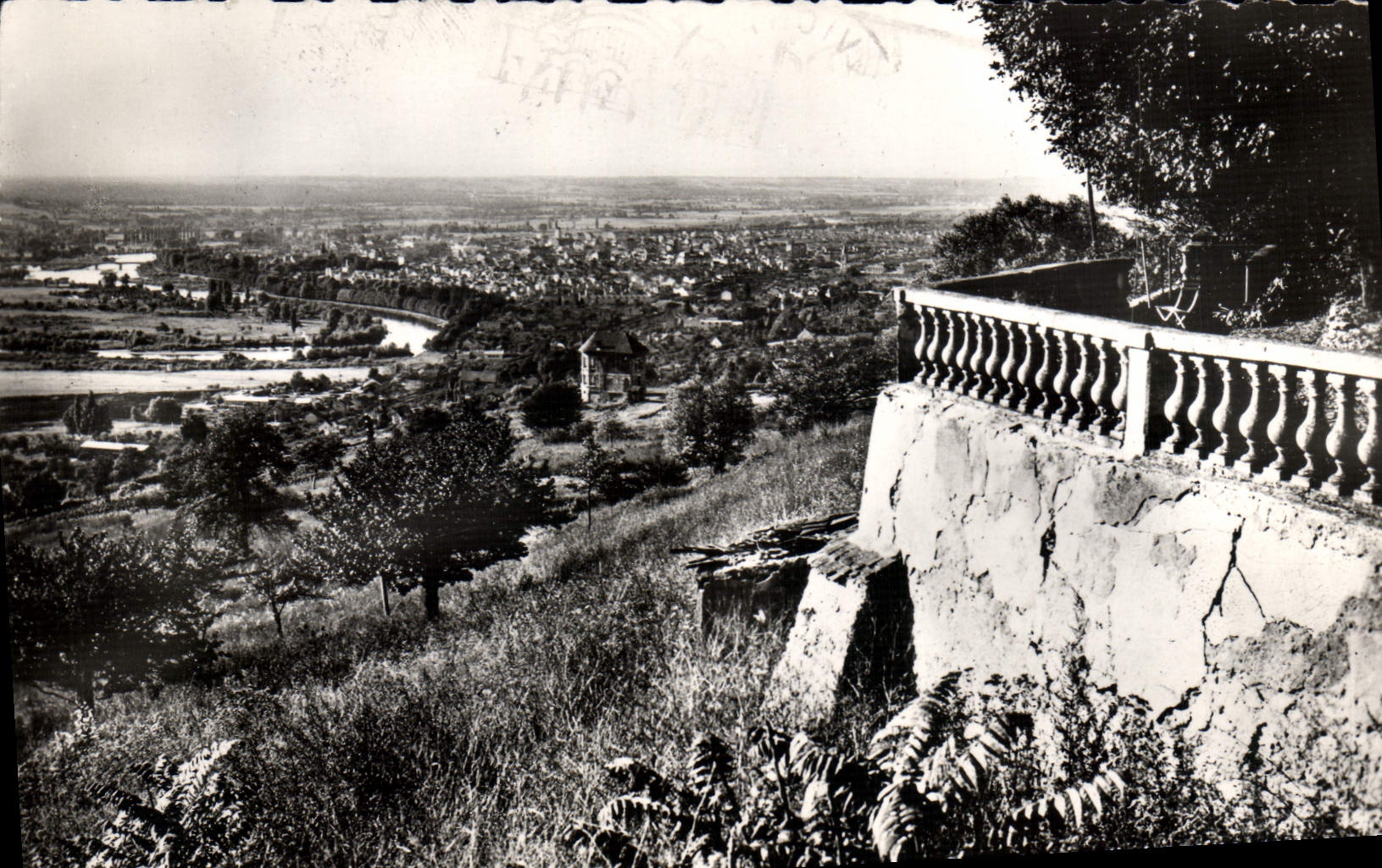 CPM Vichy Vue Generale