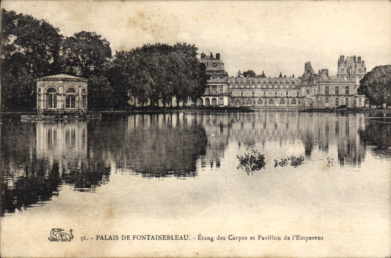 Palais de Fontainebleau — Étang des Carpes et Pavillon de l'Empereur — n° 36