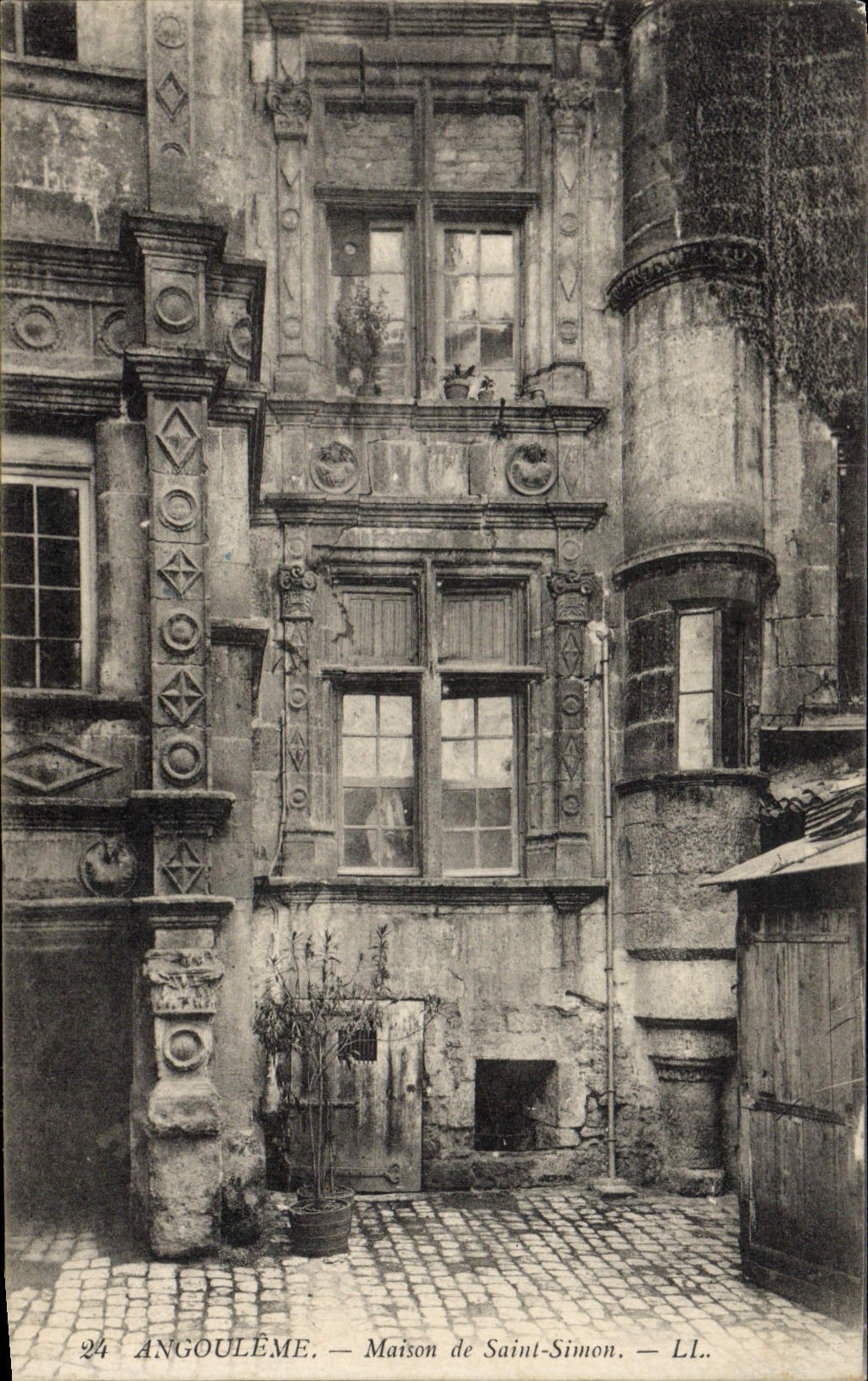 Angoulême — Maison de Saint-Simon — LL.