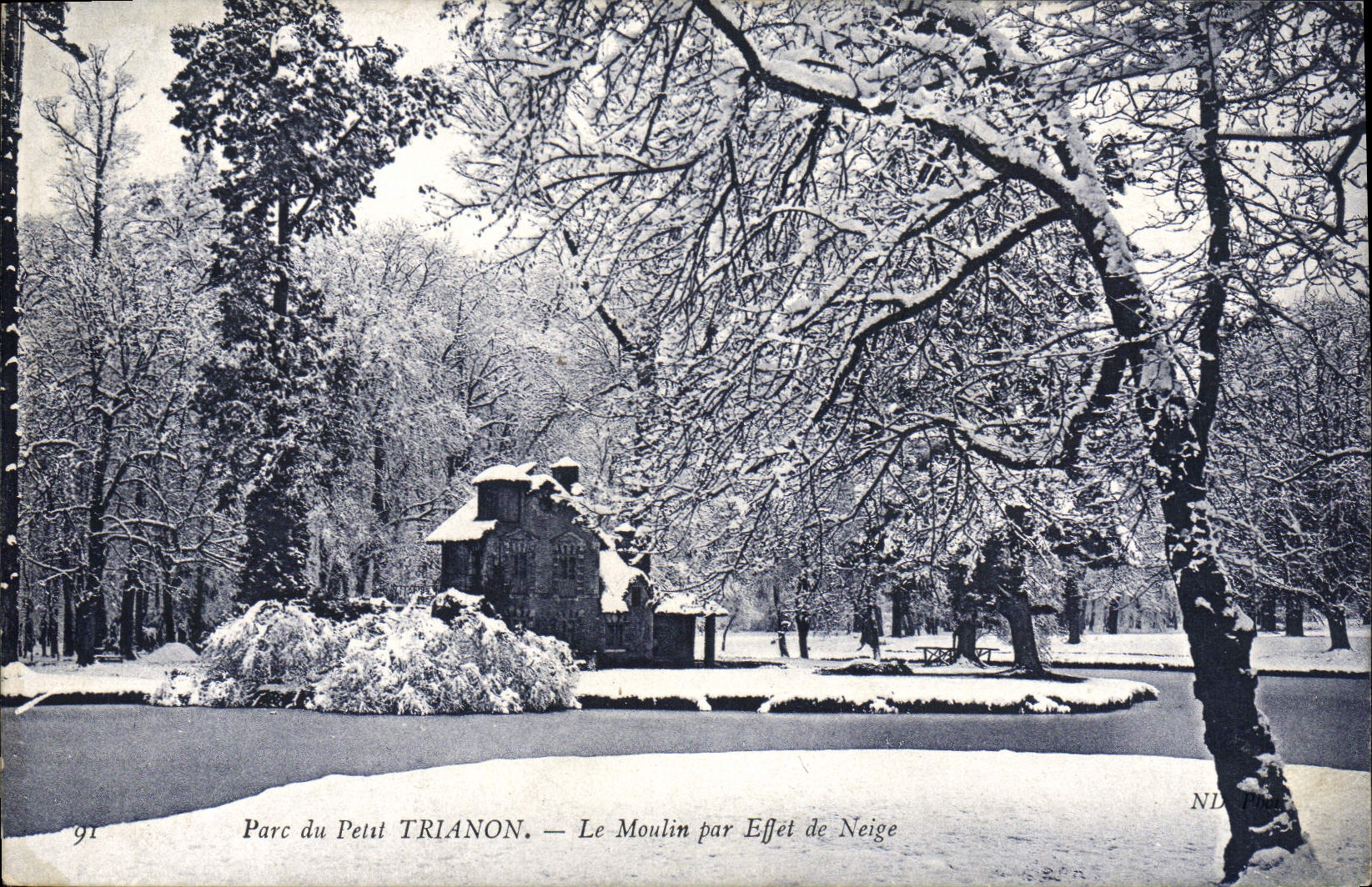CPA Parc Du Petit Trianon Le Moulin Par Effet De Neige Versailles