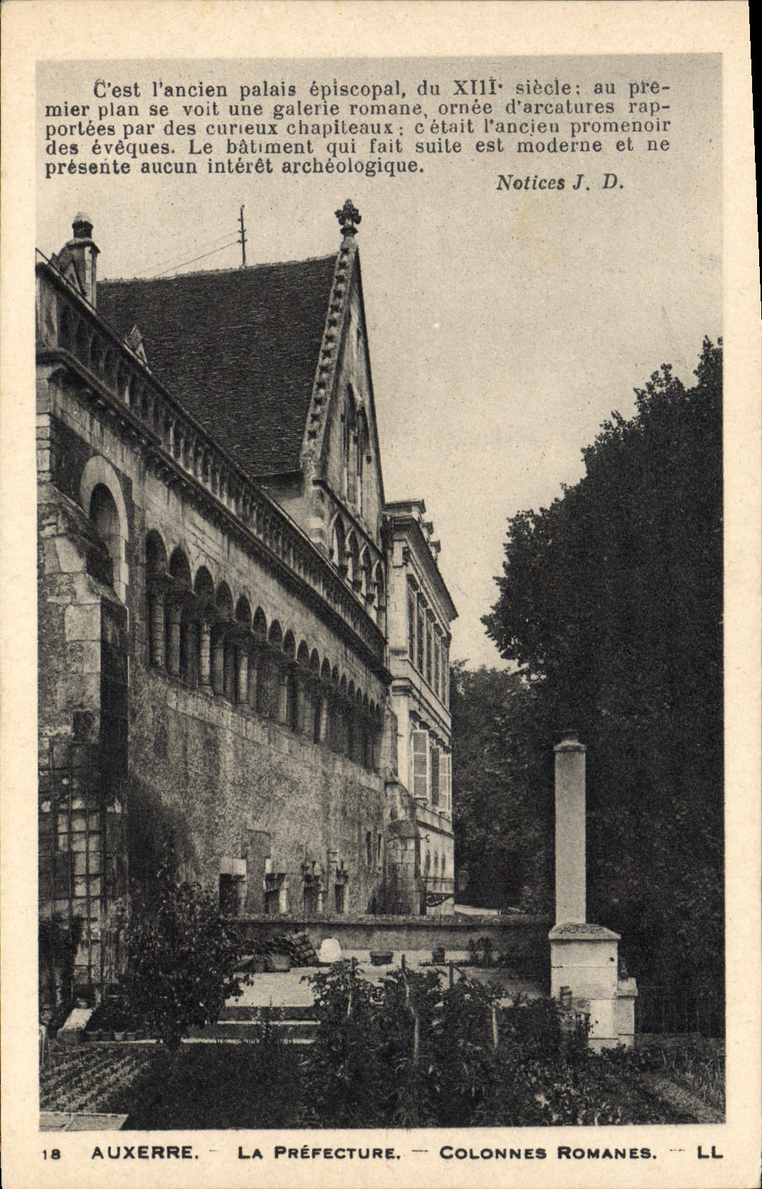 Auxerre — La Préfecture — Colonnes Romanes — LL